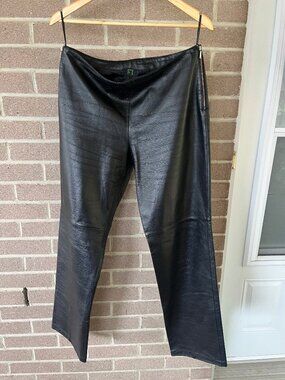 Danier Leather Pants

Side zipper 

Quality craftsmanship